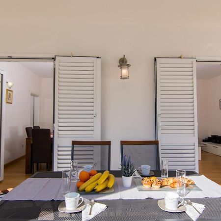 Villa Relax - Beautiful Apartment With Heated Saltwater Pool & Jacuzzi Kaštela エクステリア 写真