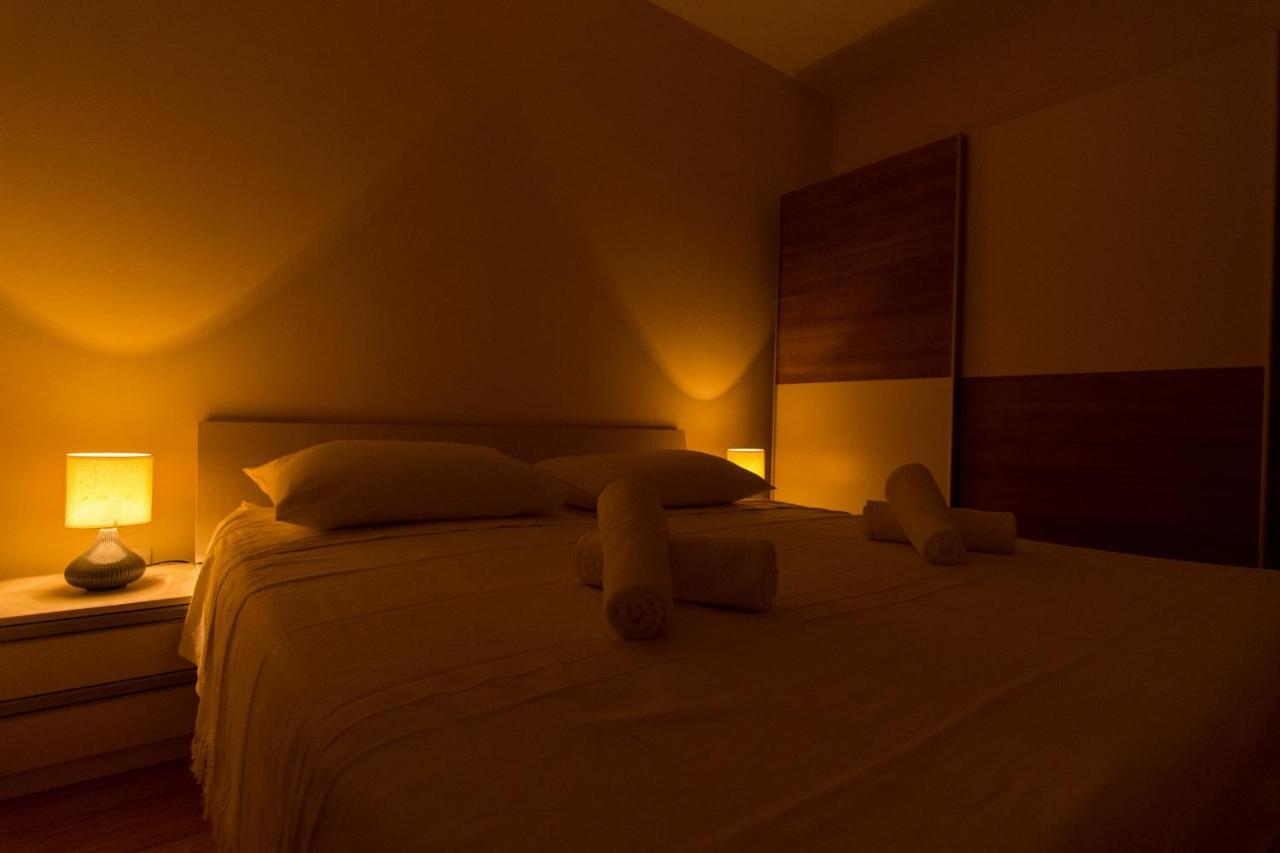 Villa Relax - Beautiful Apartment With Heated Saltwater Pool & Jacuzzi Kaštela エクステリア 写真